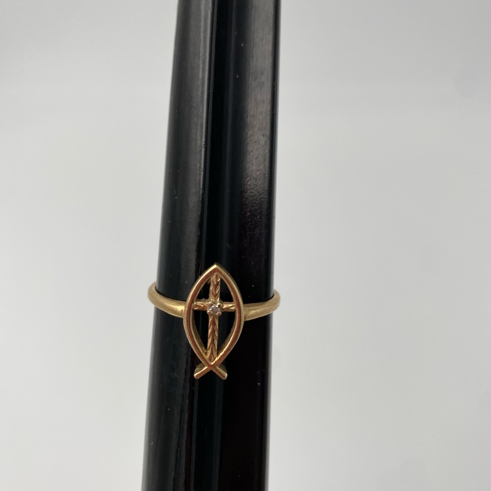 Gold Fish Symbol Ring - Picture 2 of 7